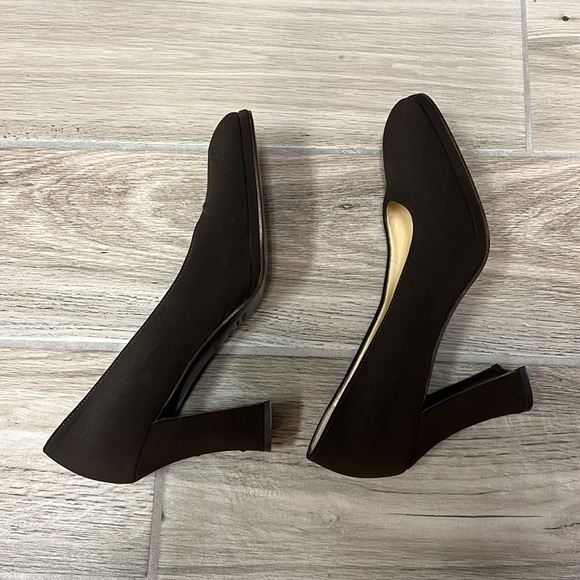 Prada pumps - Picture 6 of 6